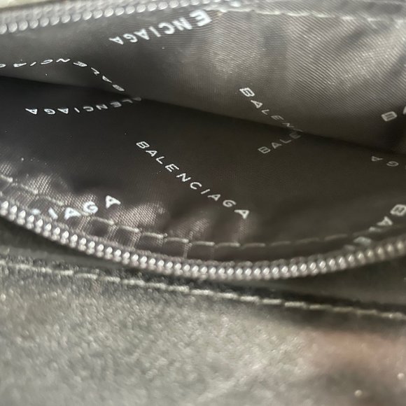 Balenciaga Women's black leather wallet - Picture 9 of 12